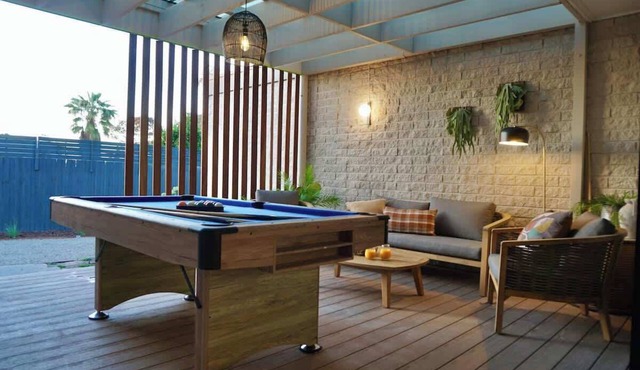 Finchwood: House Pudding's Home Spa BBQ Pool table