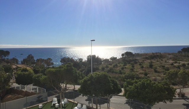 Fine apartment by the sea, beach, nice and quiet yet close to Center