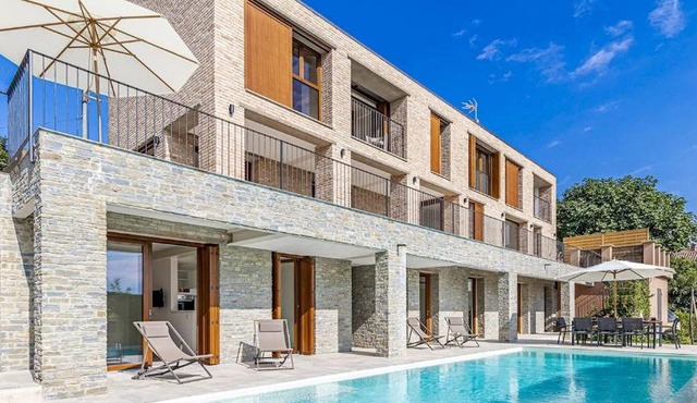 Fine contemporary villa with views of the vineyards and a pool! - Villa Bianca