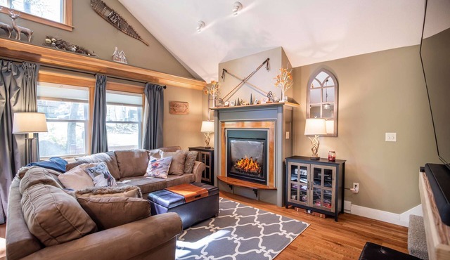 Finley Lodge | 5 Mins to Attitash | Game Room