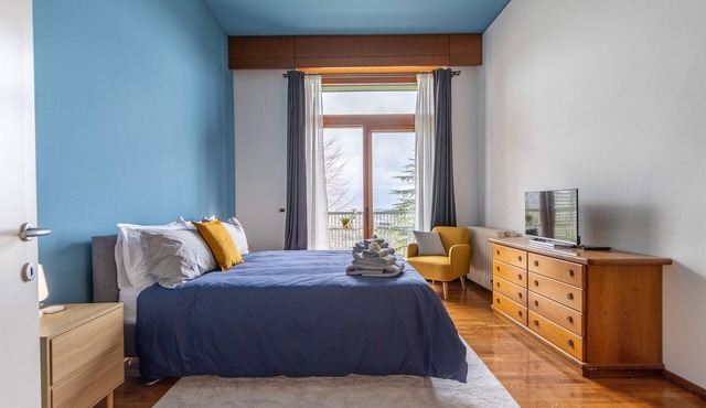 'Fiordaliso' Room Apartment with Mountain View, Shared Terrace and Wi-Fi