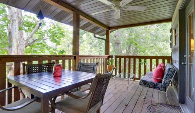 Fire Pit & Deck! Cozy Smoky Mtn Retreat on River