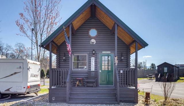 Fire Pit + Pool Access: Cozy Cabin in Sevierville!