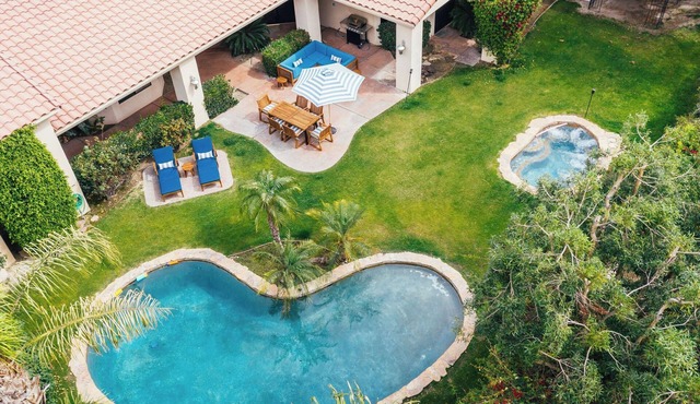 Firefly by Avantstay Spacious Backyard w/Pool& Hot Tub!