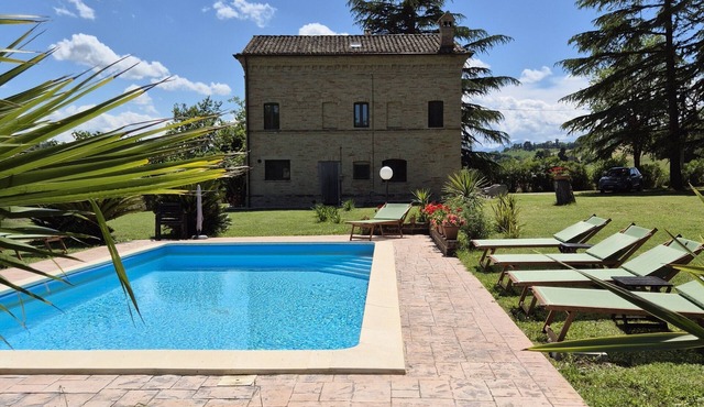 Firefly House with private pool