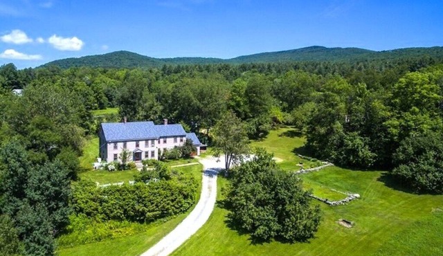 Fireplace, Ski-Okemo, Apple Trees, Piano, Amazing Views, Firepit, Priory, Pool, Fields, Theatre!