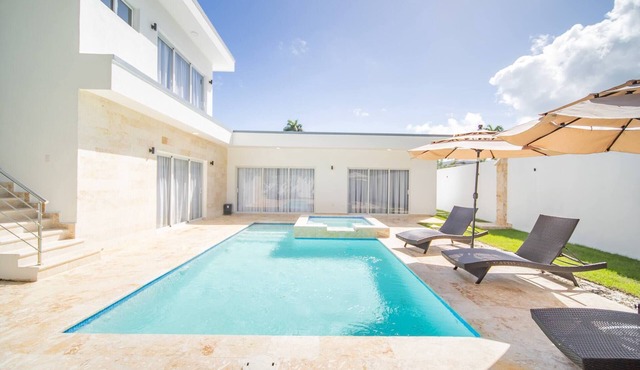 First Class 4br King Size Villa In Sosua Town!