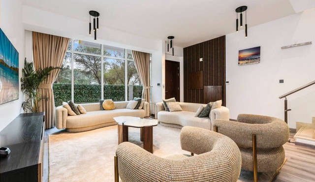 FIRST CLASS | VILLA | Tranquility Meets Luxury