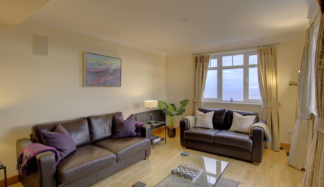 First floor 2-bedroom apartment with views over the famous James Braid Brora Golf Course.