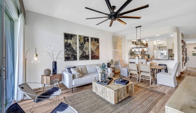 FIRST FLOOR 3/2, GOLF, POOL, TENNIS, BEAUTIFULLY REMODELED CLOSE TO BEACHES