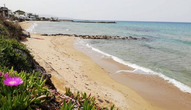 First Floor Apartment with A/C, Balcony & Sea View - 100 meters from the Beach in Kokkini Hani!