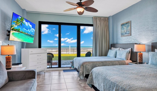 First Floor Private Paradise Ocean Front Studio SPRING SALE! POOL OPEN!