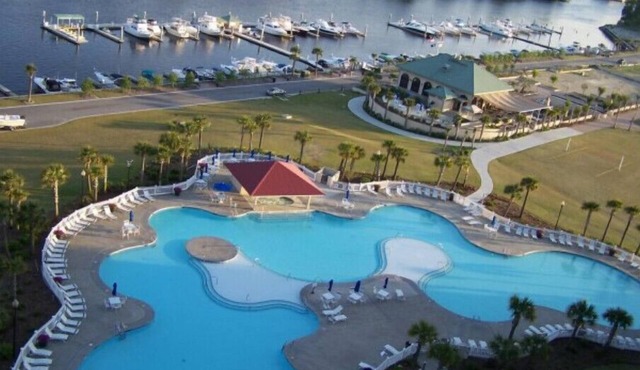FIRST Floor Barefoot Resort Great golf courses, beach and convenient location