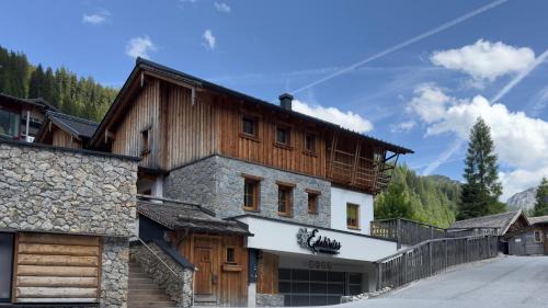FIRSTpeak Chalets