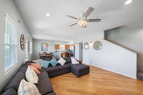Fishermans Dream With Game Room Walk to the Beach