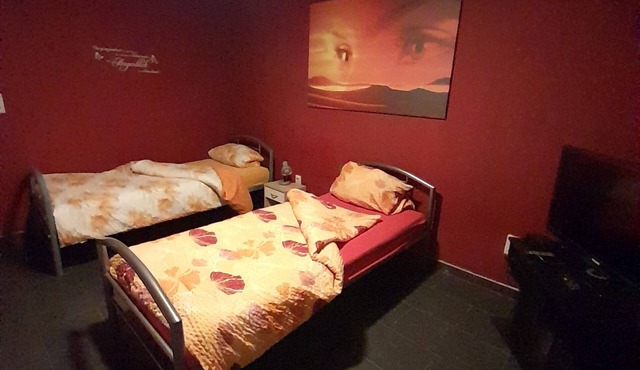 Fitters' accommodation with 4 single beds, kitchen and bathroom, WLAN