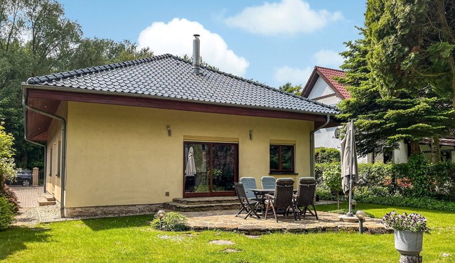 Five bedroom cozy home in Jerzykowo