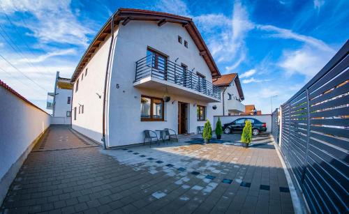 Five House