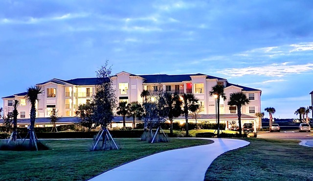 FIVE STAR Resort style living with Unlimited Golf & loaded amenities!