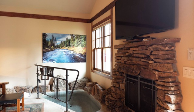 FivePine Lodge & Cabins - Romance Cabin