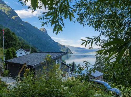 Fjord Cabin with Panoramic View & Private Balcony