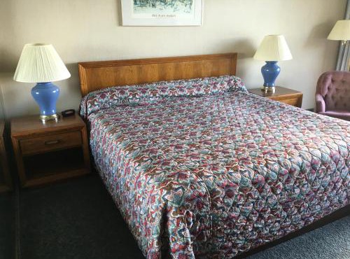 Flagship Inn