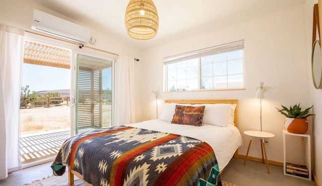Flamingo Ranch - Dreamy Desert Design With Hot Tub 2 Bedroom Home by RedAwning