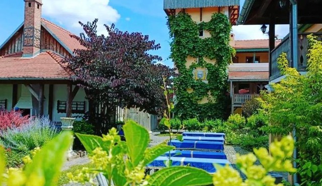 Flanderhof Manor