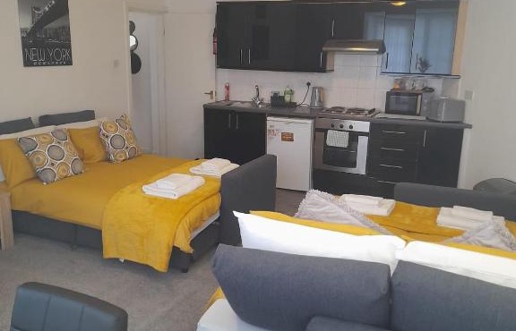 Flat 4 Corner House