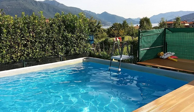 Flat 'Eugenia' with water view