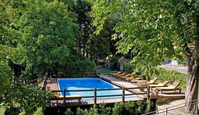 Flat in an old villa with swimming pool