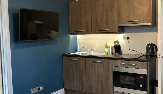 Flat No 3 central Beaconsfield - easy walk to Station, NFTS shops & restaurants