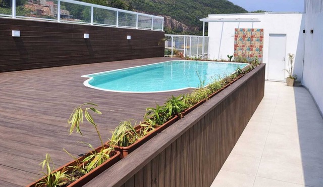 Flat on Itacoatiara beach