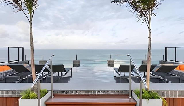 Flat on the sand comfort and amazing vie