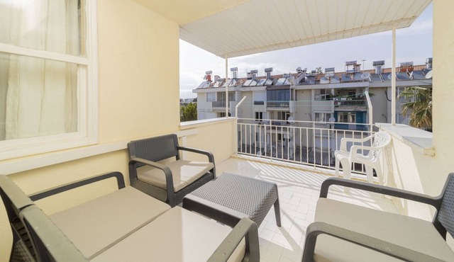 Flat w Balcony 10 min to Lara Beach in Antalya