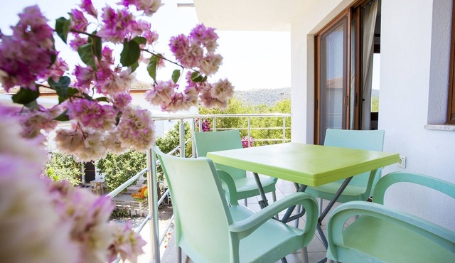 Flat w Nature View Balcony 5 min to Beach in Datca