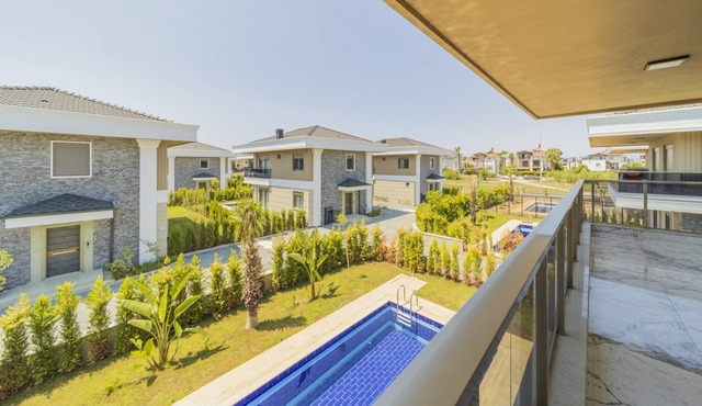 Flat w Pool and Balcony 10 min to Beach in Serik