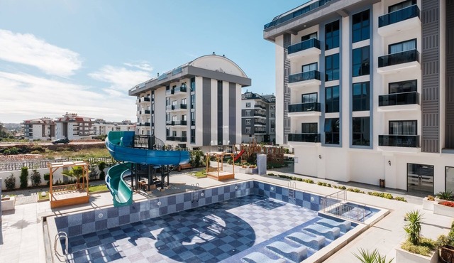 Flat w Pool and Balcony 10 min to Beach in Alanya
