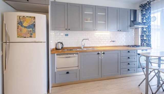 Flat with Balcony near Bull Statue in Kadikoy