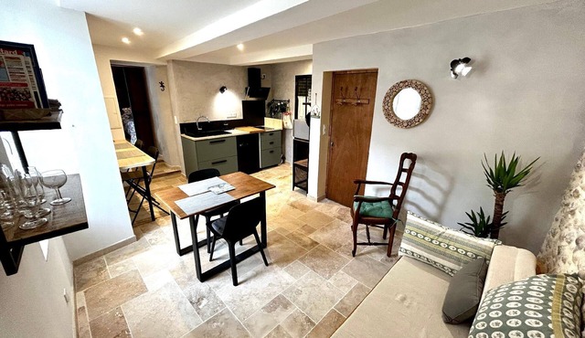 Flat with fireplace