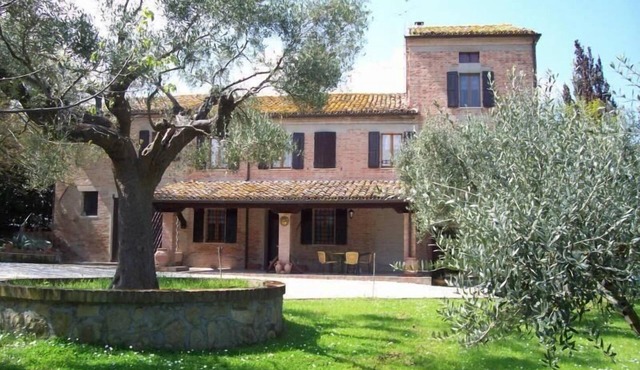 Flat with shared garden and pool