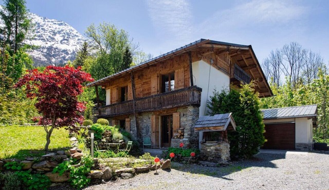 Fleur de Lys · Chalet 4BR Wood Stove |Home Cinema |Parental Suite