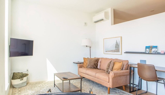Flexhome East Side 1BR NO4 - Balcony+Pool+Gym
