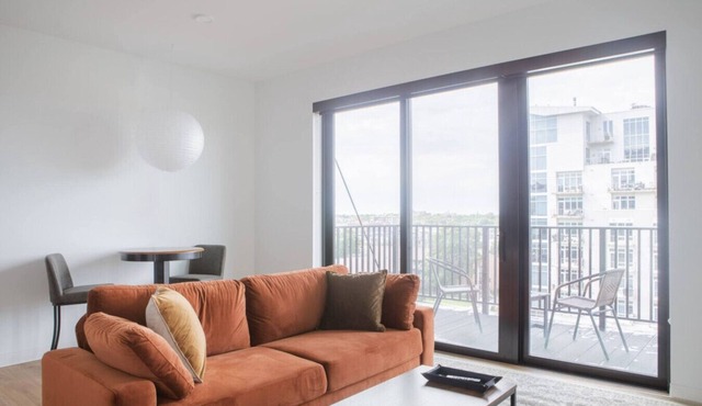 Flexhome East Side 1BR NO8 - Balcony+Pool+Gym
