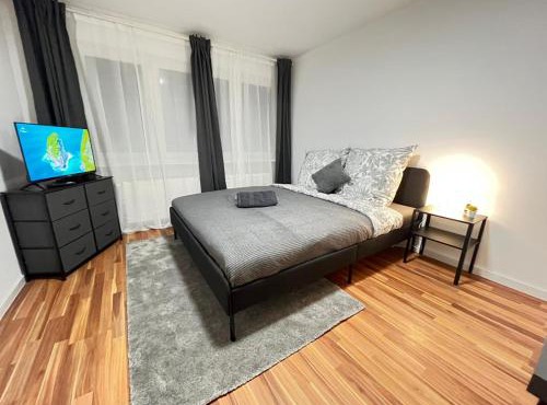 FlexStay Room 8