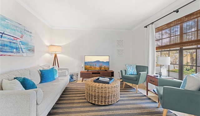 Flip-flop Retreat - 2 bedroom coastal condo a 5 min walk to the beach
