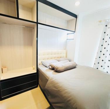 Flo's Transit Home