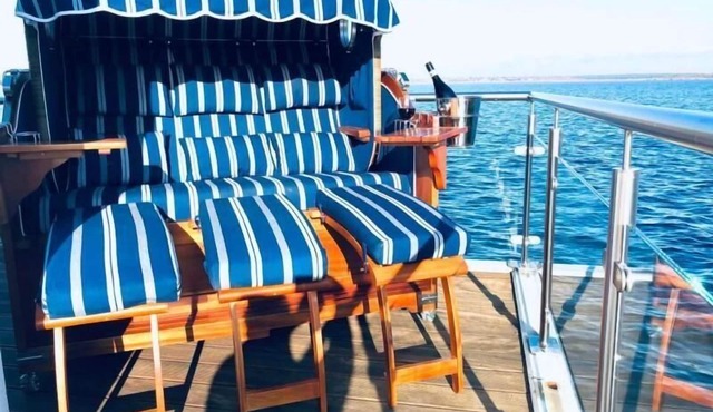 Floating house Elandi