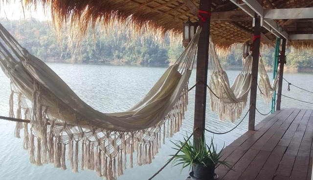 Floating Rustic Cottage unforgettable for your Holiday
