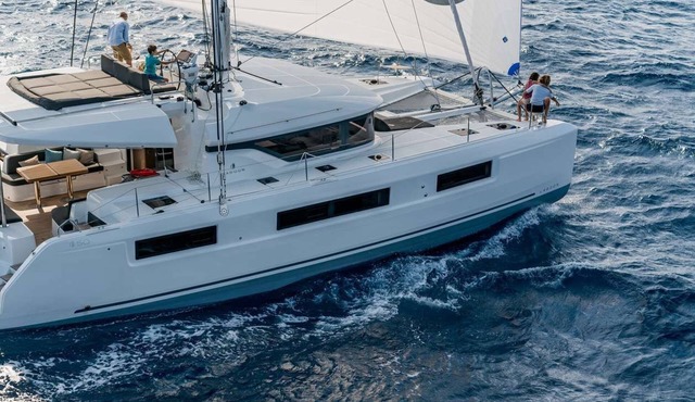 Floating Villa: All-Inclusive Yacht Vacation with Captain & Chef - 8 guests